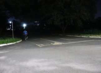 Falta de iluminação na rua Prudente de Moraes mobiliza moradores, prefeitura responde