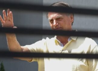 BOLSONARO NA PRISÃO. Ele foi levado para a Superintendência da PF